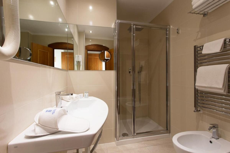 Bathroom 4, Hotel Imperiale, Ravenna