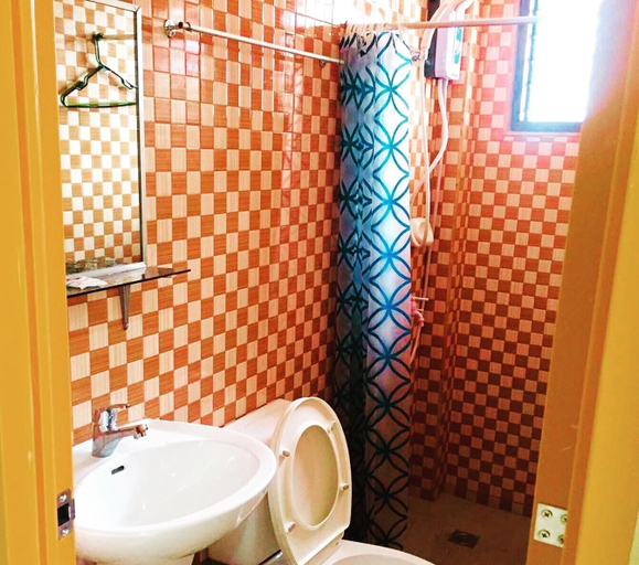 Bathroom 4, D's Ocean View Beach Resort, Siquijor