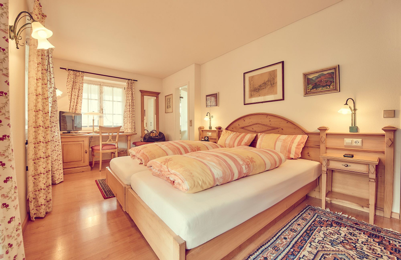 Bedroom 3, Hotel Landgasthof zur Sonne, Waldshut