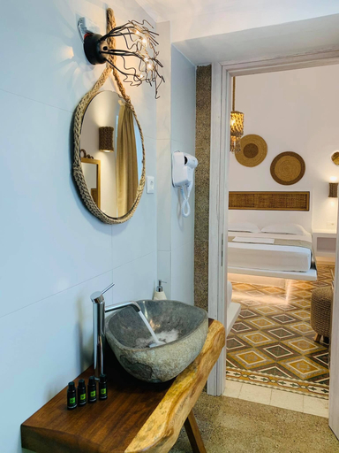 Bathroom 5, Semiramis Hotel, South Aegean