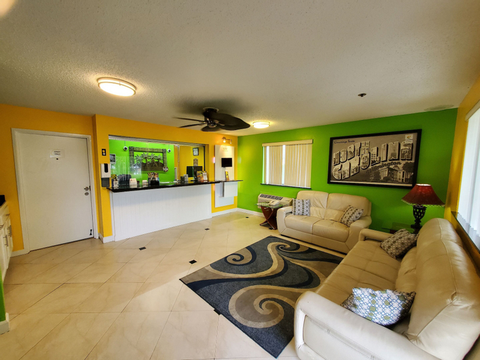 Public Area 2, Coastal Inn & Suites - Wilmington, NC, New Hanover