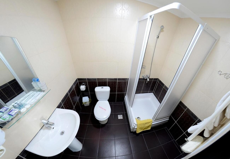 Bathroom 3, Vila Lolo