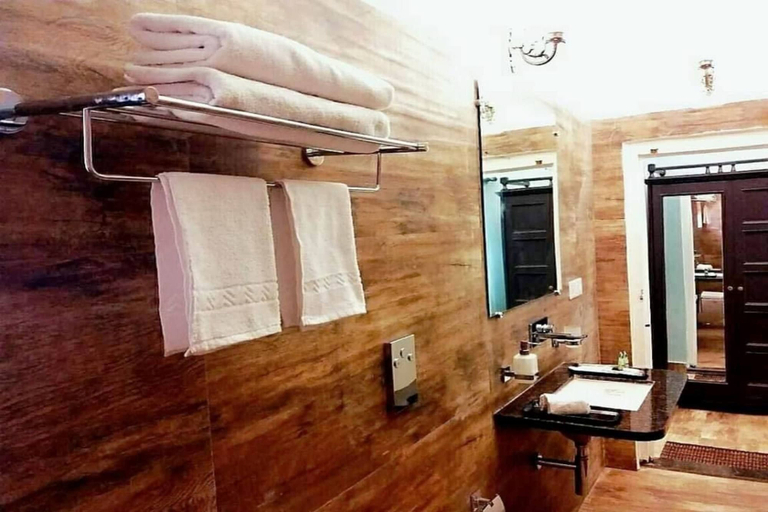 Bathroom 4, Greendale Resort, Hoshangabad