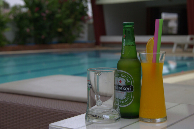 Food & Drinks, Surin Sweet Hotel, Pulau Phuket