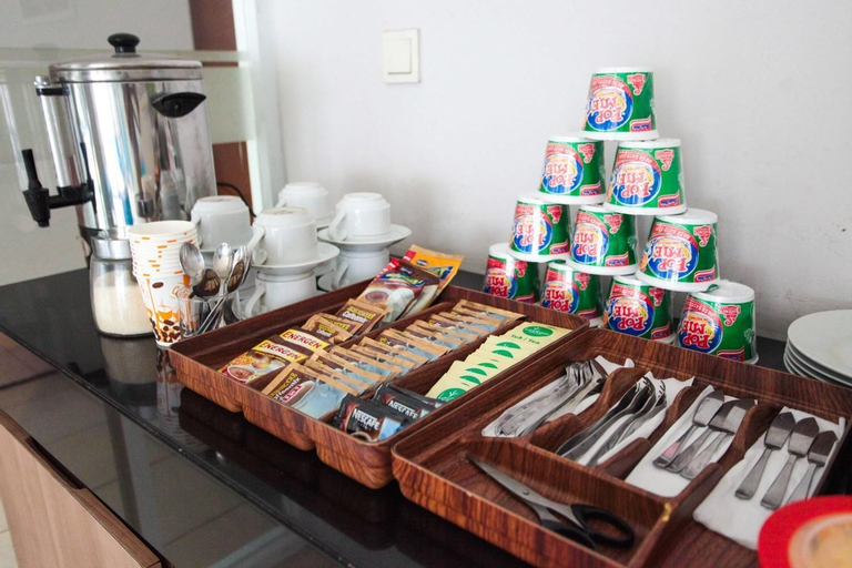 Food & Drinks 11