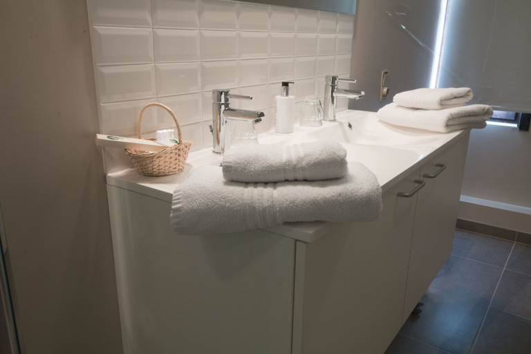 Bathroom 4, Hotel Keravic, Antwerpen