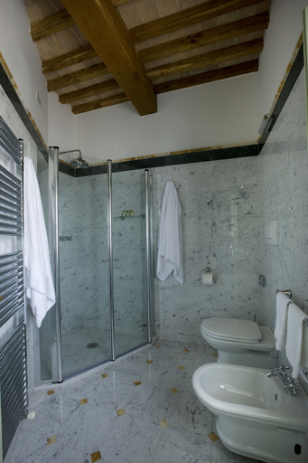 Bathroom 4, Villa Il Castagno Wine & Resort, Siena