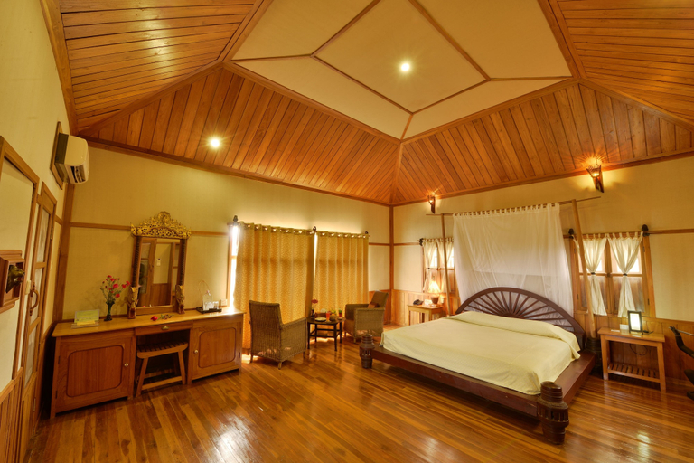 Bedroom 3, Shwe Inn Tha Floating Resort Hotel, Taunggye