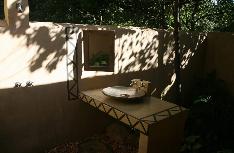 Bathroom 3, Norman Carr Cottage, Monkey Bay Urban