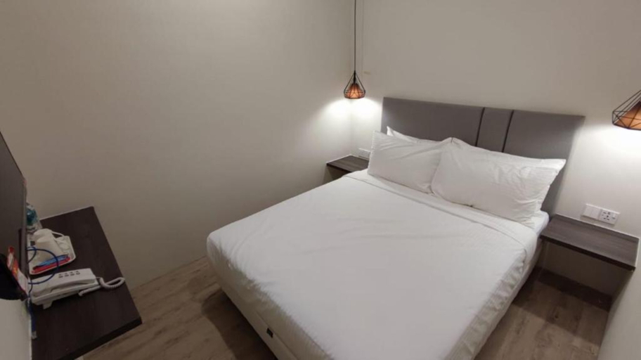 Bedroom 3, De Luna Hotel Sri Petaling, Kuala Lumpur