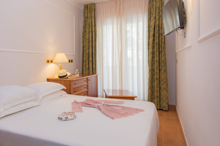 Bedroom 3, Oleandri Resort, Salerno