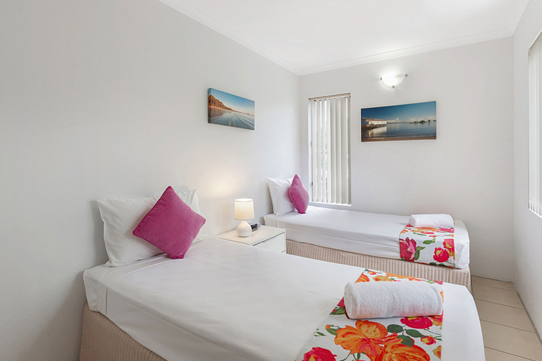 Bedroom 2, Port Douglas Outrigger Holiday Apartments, Douglas