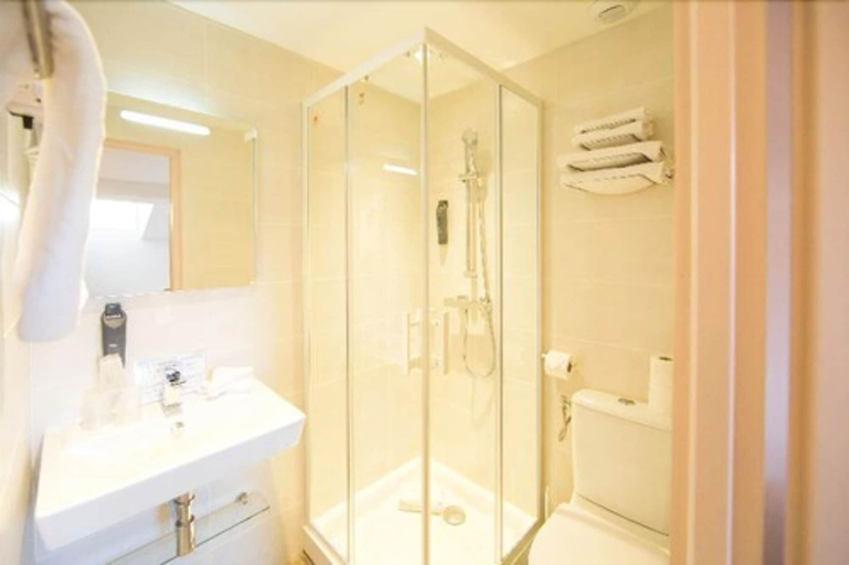 Bathroom 4, Hotel Cannes Croisette, Alpes-Maritimes