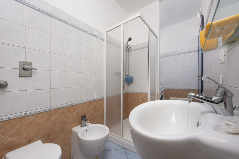 Bathroom 3, I tre Golfi Zenzero, Trapani