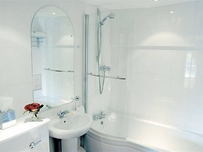 Bathroom 4, The King William IV, Cambridgeshire