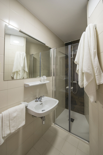 Bathroom 3, Hotel Miño, Ourense