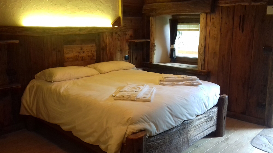 Bedroom 2, Li Tzatagni, Aosta
