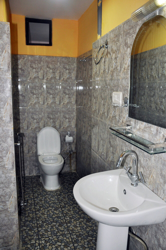 Bathroom, Kathmadu Fawlty Home, Bagmati
