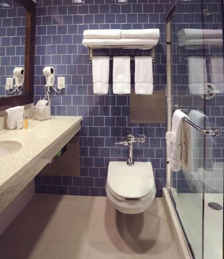 Bathroom 4, Hotel UMass, Hampshire