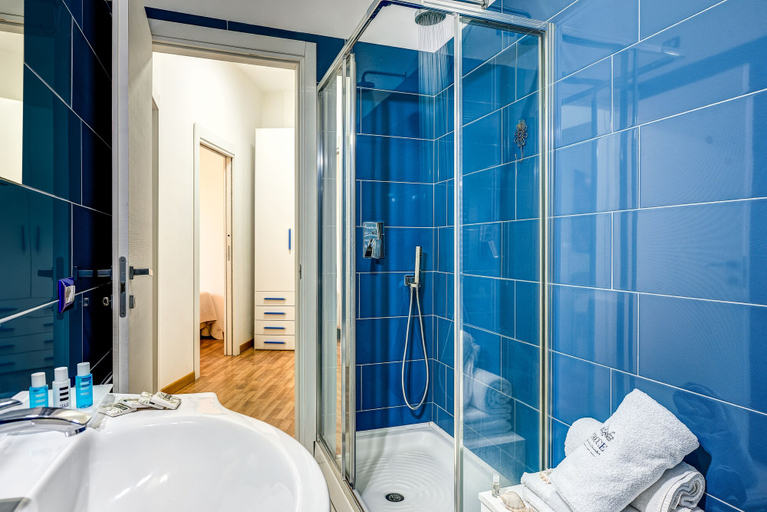 Bathroom 4, Loving Times Apartment, Napoli