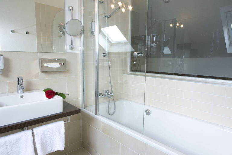 Bathroom 5, AVITAL Resort Winterberg, Hochsauerlandkreis