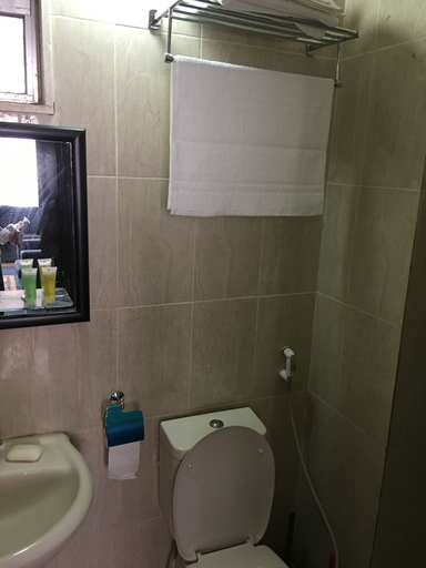 Bathroom 4, Aljazeera Hotel Apartments, Wadi Essier