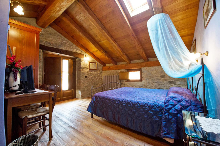 Bedroom 3, La Maison des Vignerons Chambres d'Hotes, Aosta