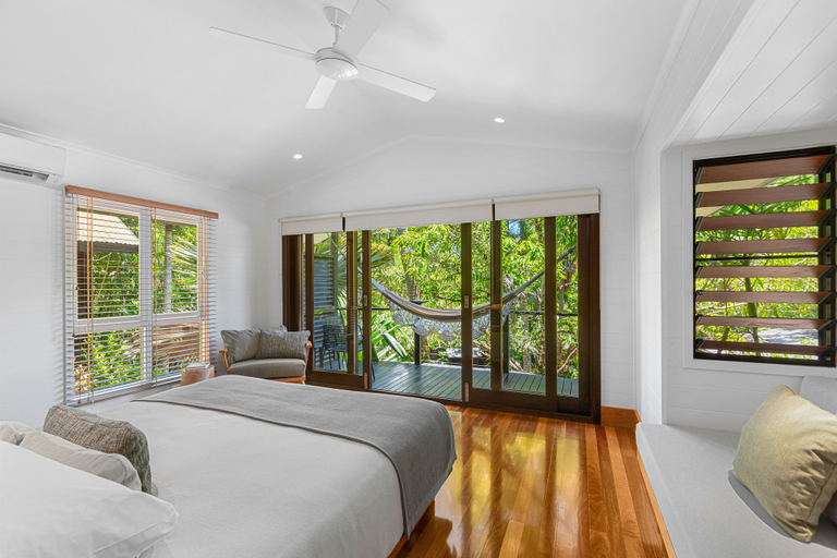 Bedroom 3, Silky Oaks Lodge, Beckons, Douglas