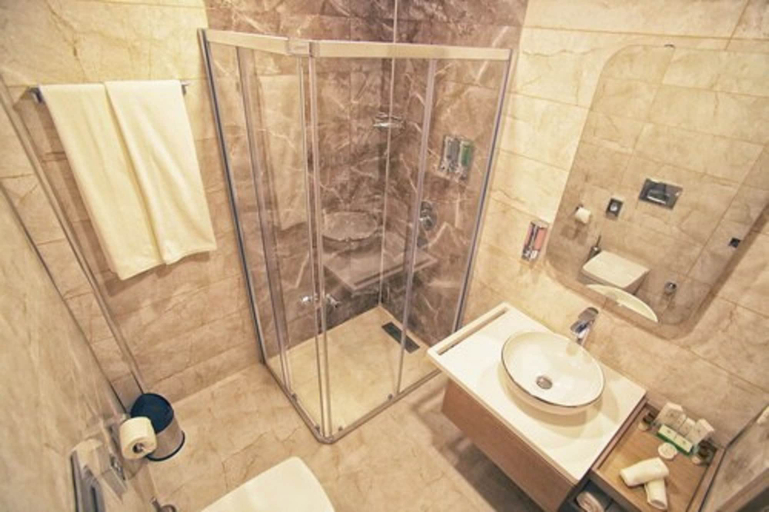 Bathroom 4, Bolu Koru Hotels Spa & Convention, Merkez