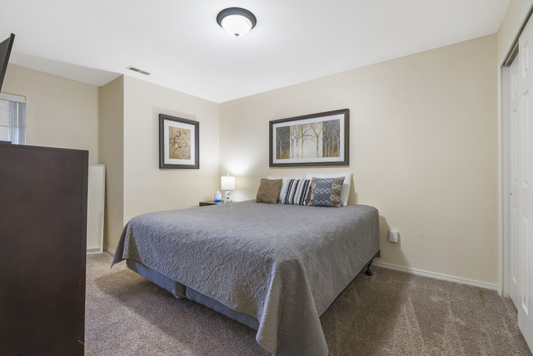 Bedroom 3, Branson Memories, Taney