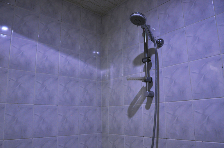 Bathroom 3, Vak Guesthouse, Yerevan