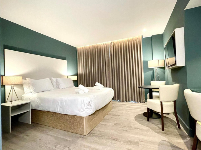 Bedroom 3, Axiom Park Hotel, London