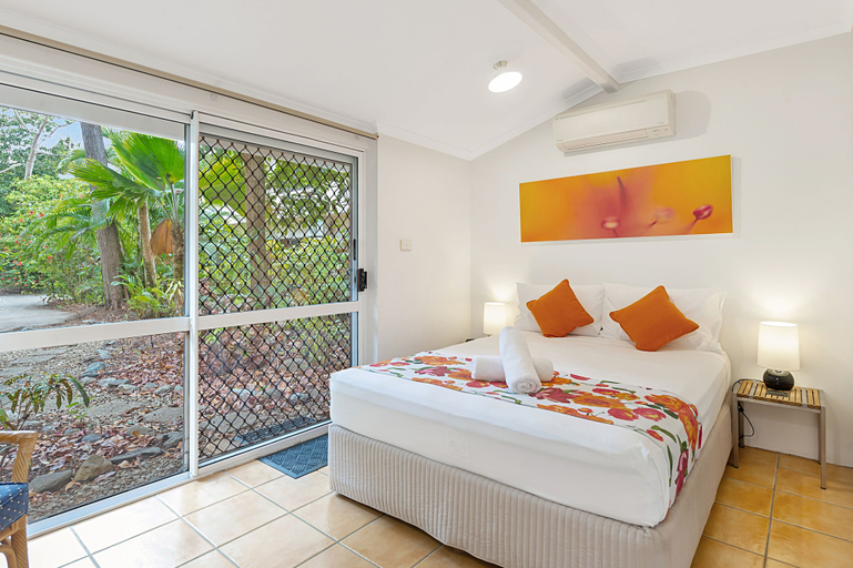 Bedroom 2, Port Douglas Outrigger Holiday Apartments, Douglas