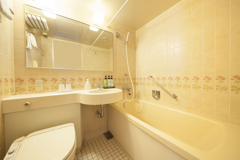 Bathroom 5, Quintessa Hotel Ogaki, Ōgaki