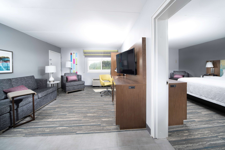 Bedroom 2, Hampton Inn Egg Harbor Township Atlantic City, Atlantic