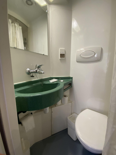 Bathroom 4, Chester Hotel, London