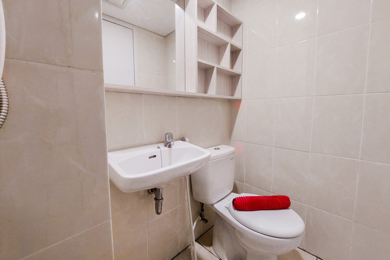 Bathroom 3, Cozy And Comfort Living 1Br At M-Town Residence, Tangerang