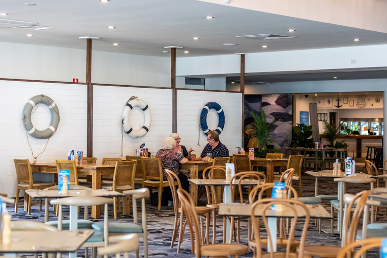 Food & Drinks 4, Bribie Island Hotel, Bribie Island