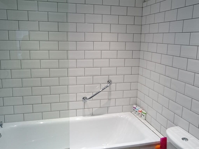 Bathroom, The Old Borough Arms, East Sussex