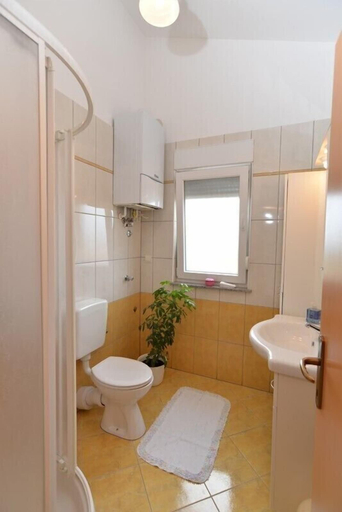 Bathroom 4, Apartment 696, Fažana
