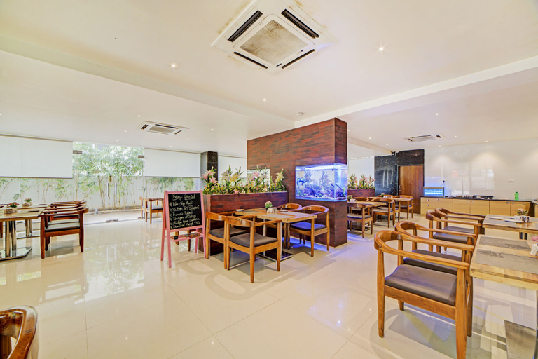 Food & Drinks 3, FabHotel Prime Viraj Suites, Hyderabad