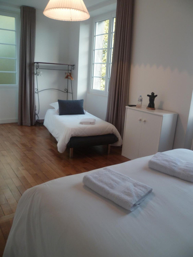 Bedroom 4, Chambre d'Hotes La Maison du Parc, Vendée