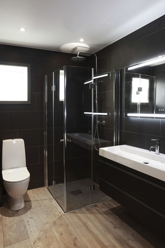 Bathroom 3, Solsiden Brygge, Vestvågøy