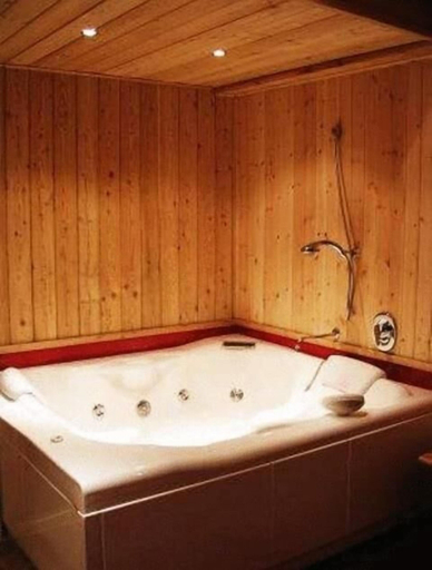 Bathroom 5, Hotel Residence Universo, Aosta