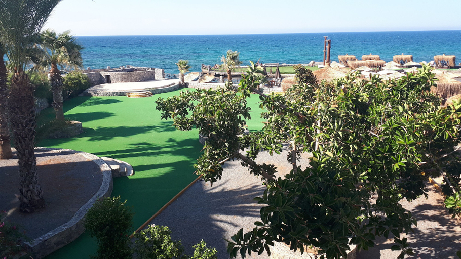 Others 5, Celebrity Hotel