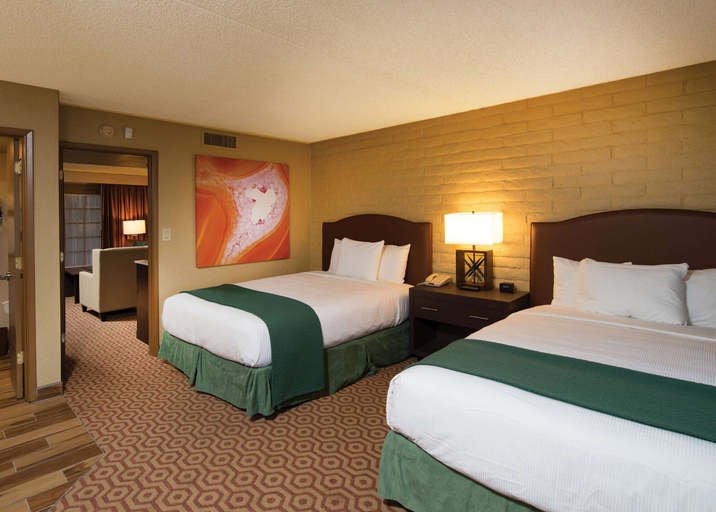 Bedroom 3, DoubleTree Suites by Hilton Tucson - Williams Center, Pima