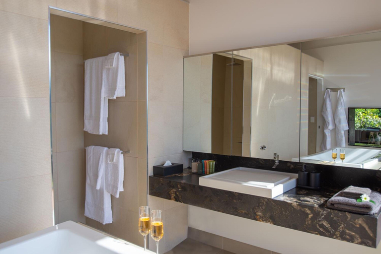 Bathroom 4, Glass On Glasshouse, Caloundra - Hinterland