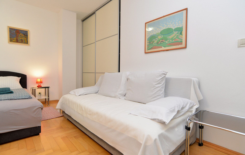 Bedroom 2, Apartment 1910, Pula