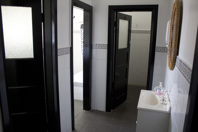 Bathroom 3, Court House Hotel, Boorowa