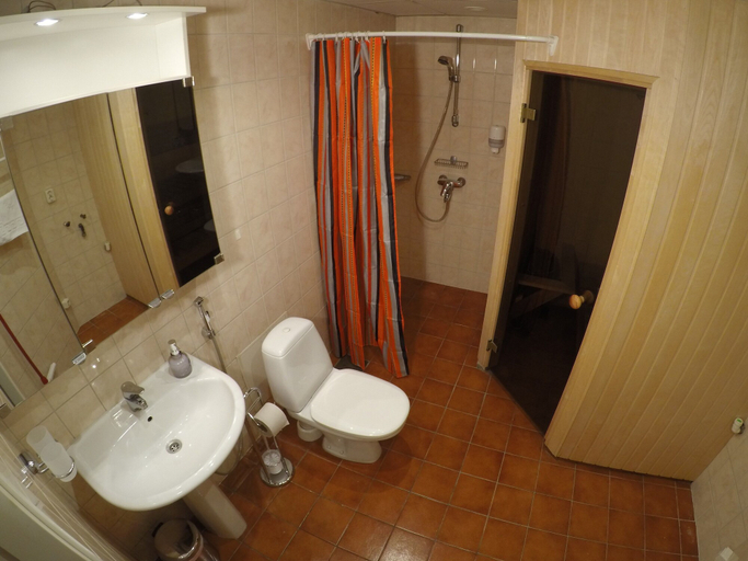 Bathroom 3, Hotel Dorell, Tallinn